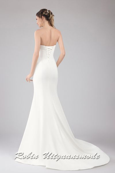 Back of the Fishtale wedding dress with a heartshape strapless bodice