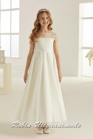 Bridesmaid dress with long skirt to ankle height, the bodice has a straight neckline and is covered with lace | modelnr bm-i1-12